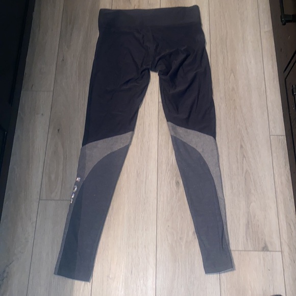 Victoria Secret PINK Yoga Legging - Picture 4 of 4